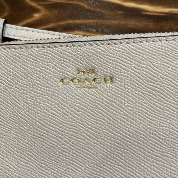 BNWT Coach Corner Zip Wristlet - Picture 3 of 8